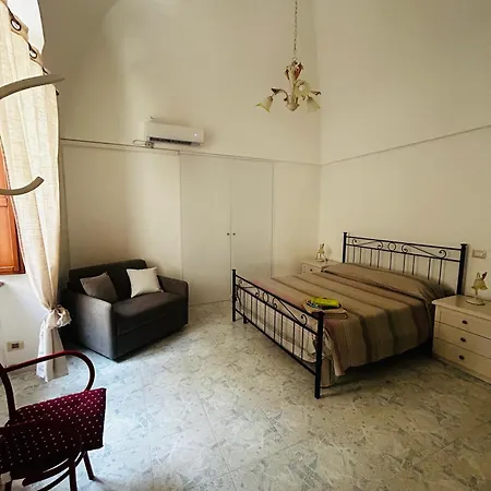 Storico In Centro Mottola